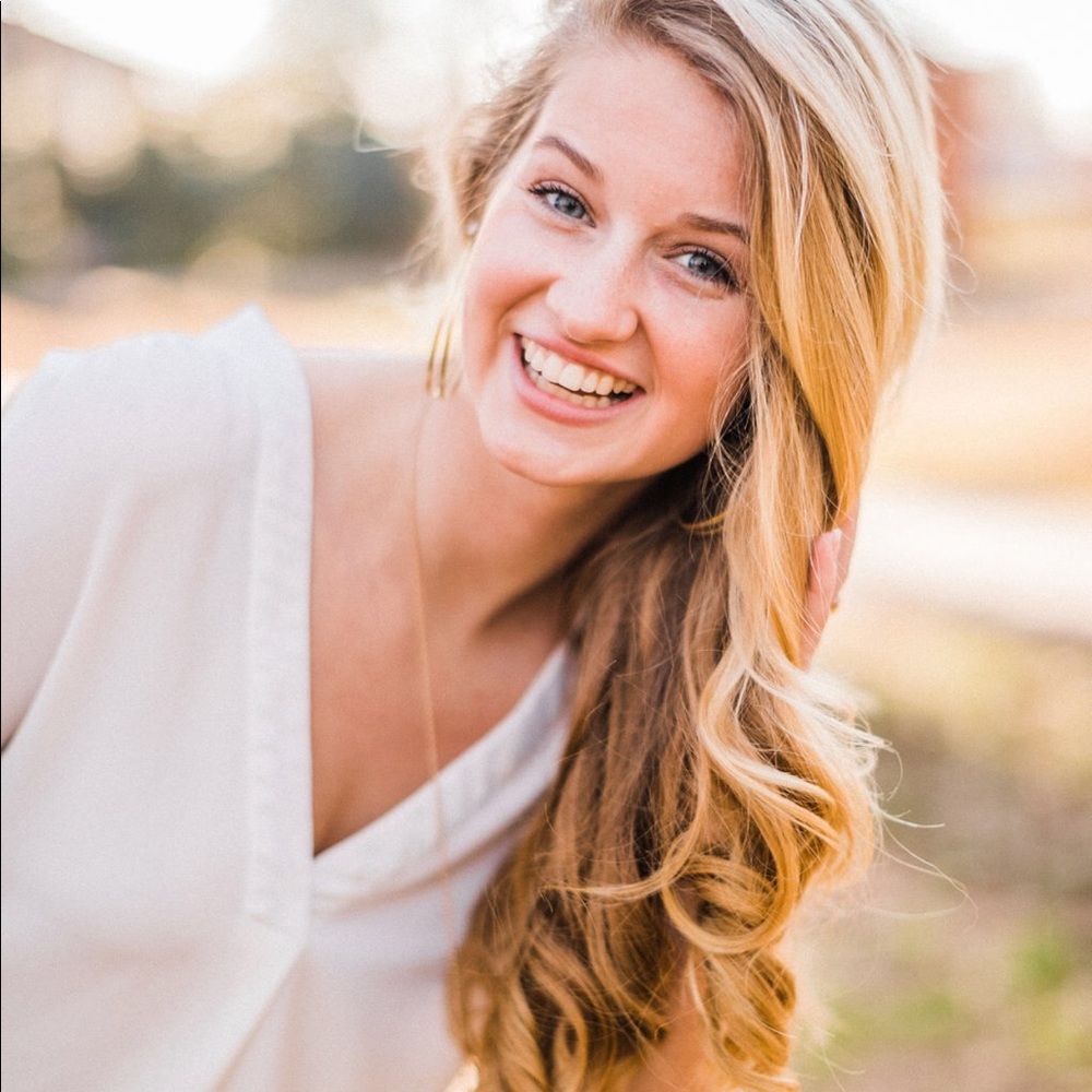 Meet your Posher, Mallory joy